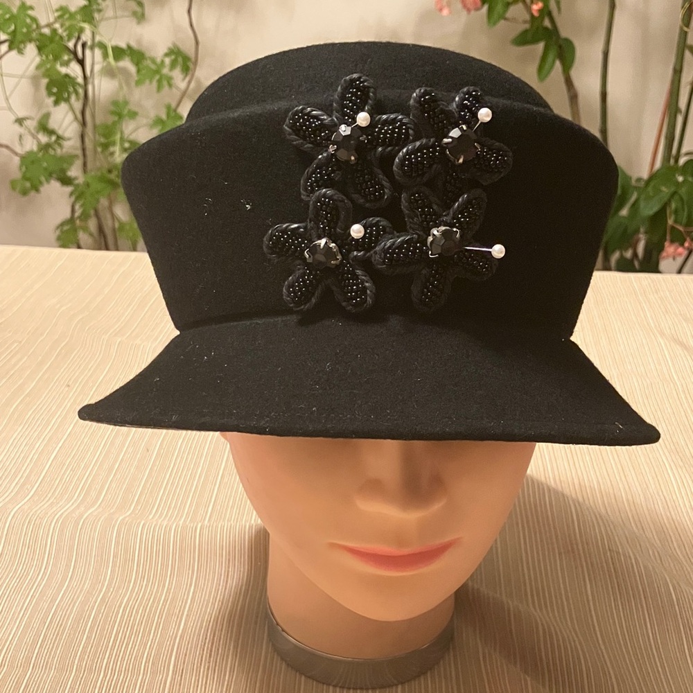 Chic Black Wool Hat With Black Beaded Floral Accents